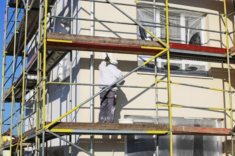 L'enduit décoratif à FERQUES, secrets d'une finition parfaite